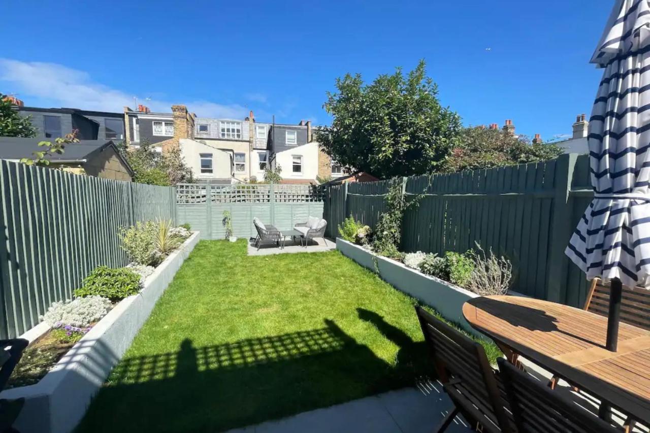 Lovely 1bd Flat W Private Garden Clapham Park * London