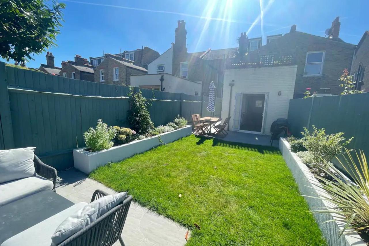 Lovely 1bd Flat W Private Garden Clapham Park * London